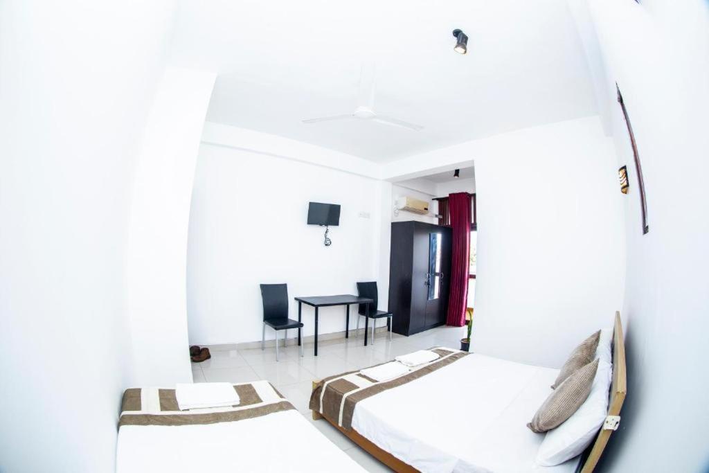Hotel Blue Bird Negombo Eksteriør bilde