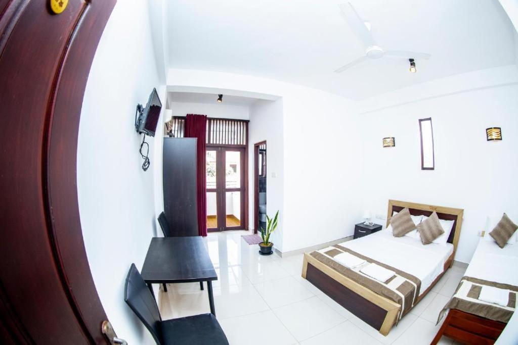 Hotel Blue Bird Negombo Eksteriør bilde