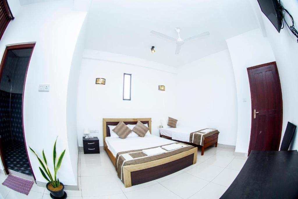 Hotel Blue Bird Negombo Eksteriør bilde