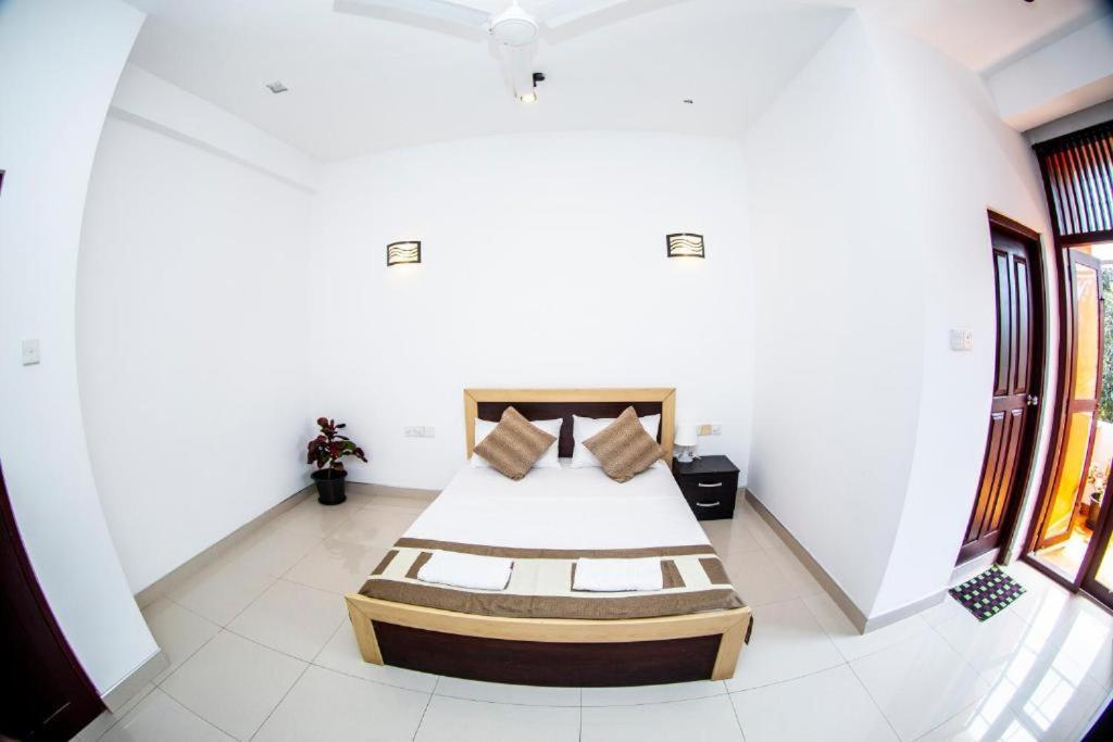 Hotel Blue Bird Negombo Eksteriør bilde