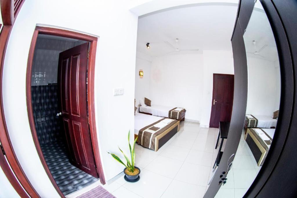 Hotel Blue Bird Negombo Eksteriør bilde