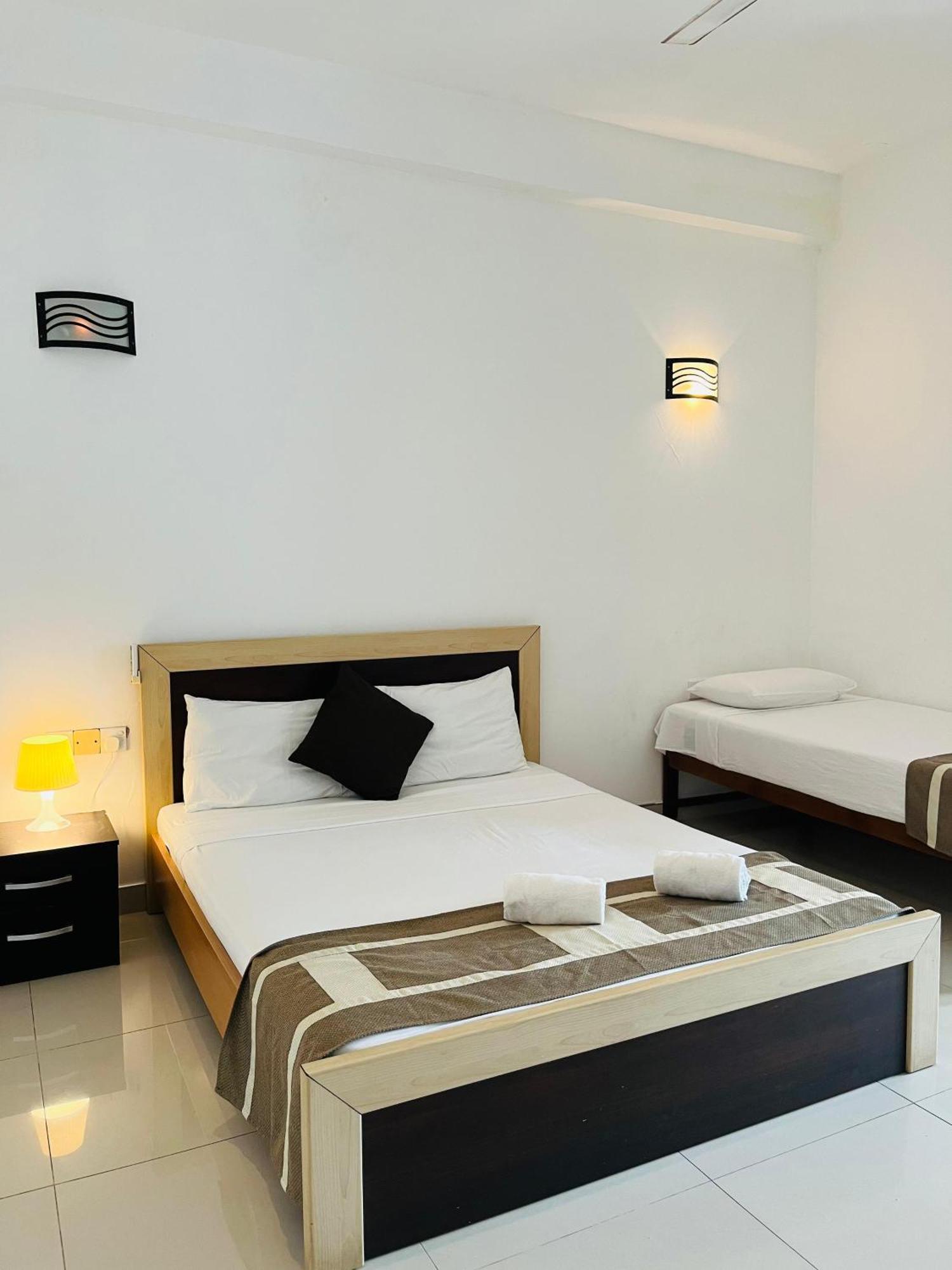 Hotel Blue Bird Negombo Eksteriør bilde