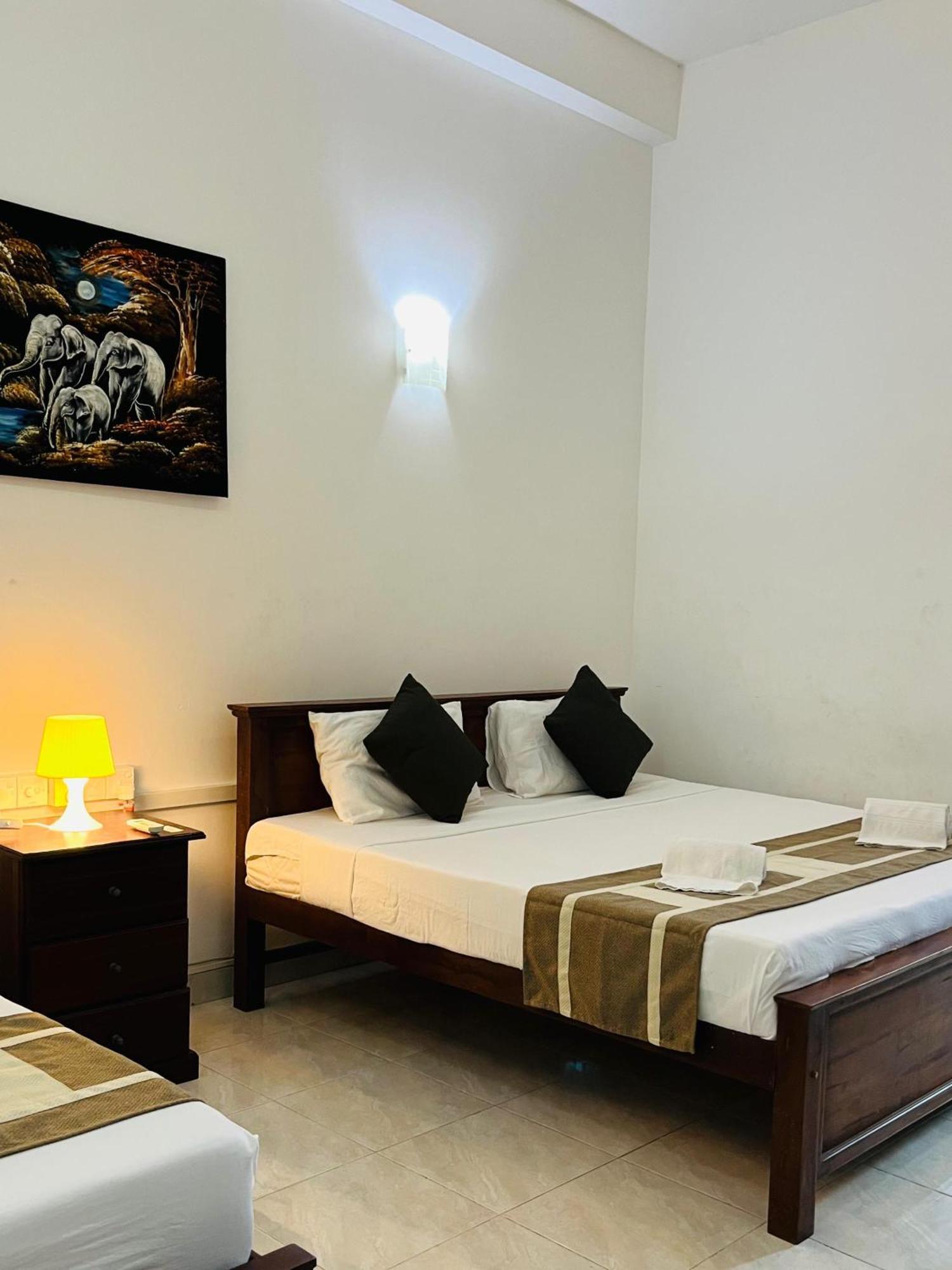 Hotel Blue Bird Negombo Eksteriør bilde